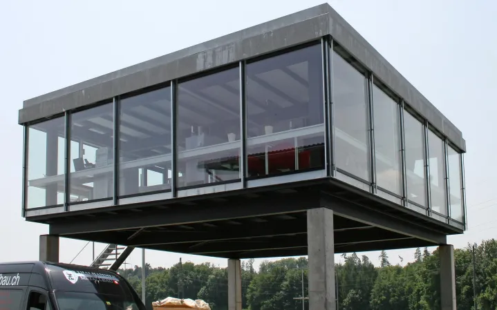 Glas- und Stahlkonstruktion von Thalhammer Metallbau
