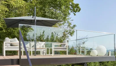 Balkon und Terrasse mit Glasgeländer