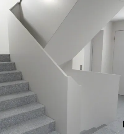 Geländer im Treppenhaus